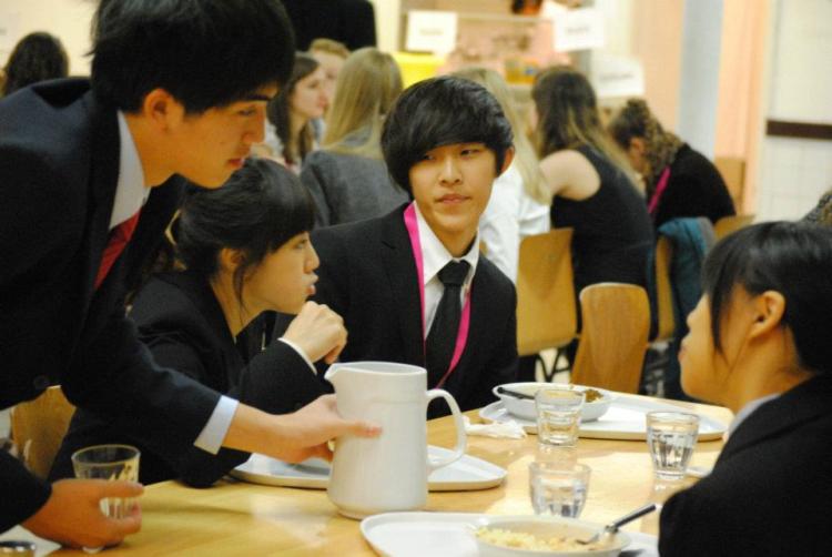 521639_388973191135033_158574127508275_1251765_317414392_n BIMUN Budapest 2012 delegations